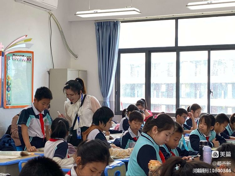 集思广益提实效 同课异构绽光彩――记av女优
语文送教教研活动