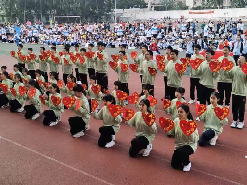 趣味运动我快乐，健体强国我能行――av女优
实验小学第二届体育艺术节