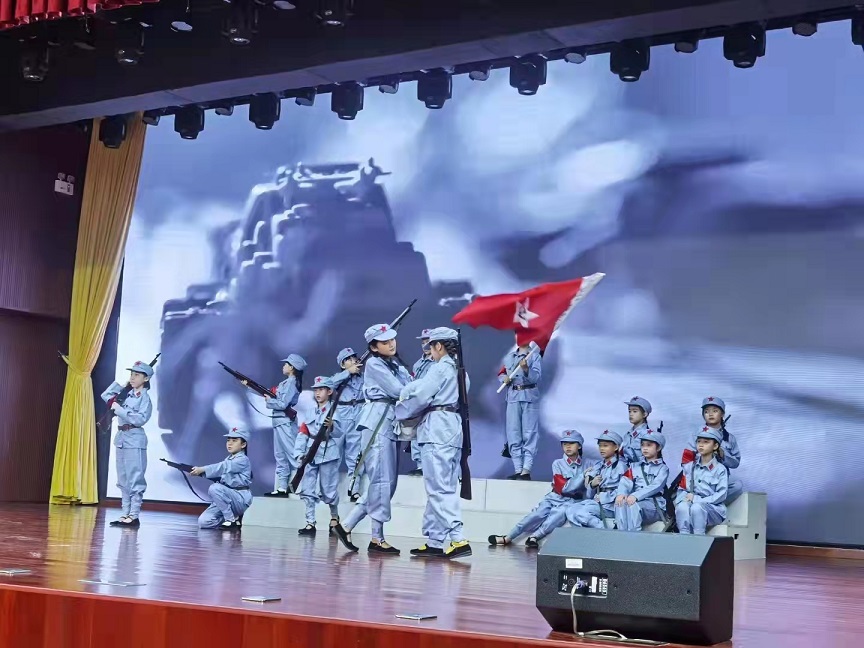 av女优
学生参加av女优
庆祝中国共产党建党100周年文艺晚会�I七一表彰会