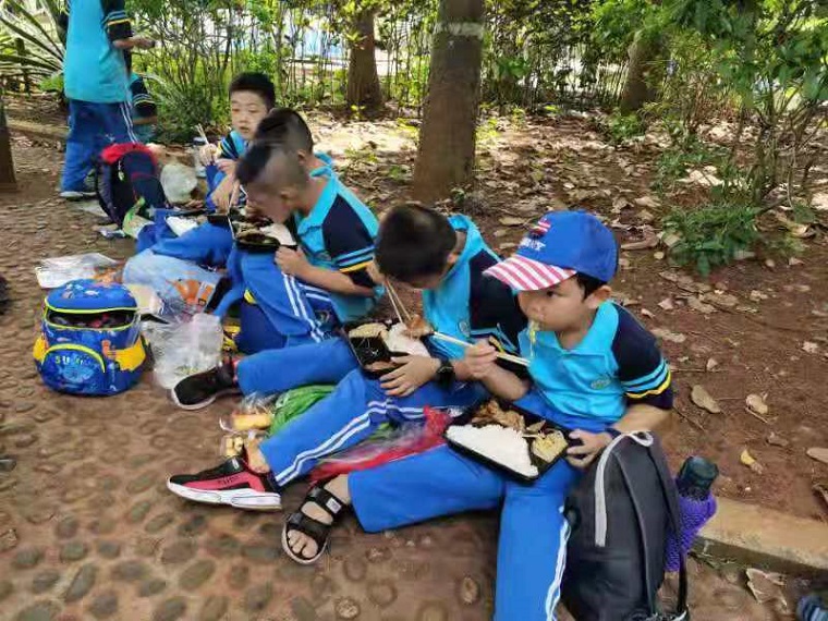 踏寻红色足迹，做时代好少年――av女优
实验小学2021年研学旅行社会实践活动