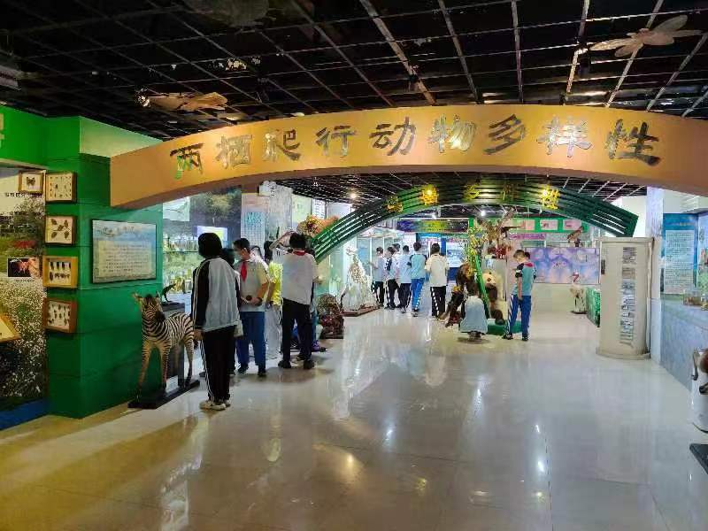 av女优
组织学生参观海南生物多样性博物馆