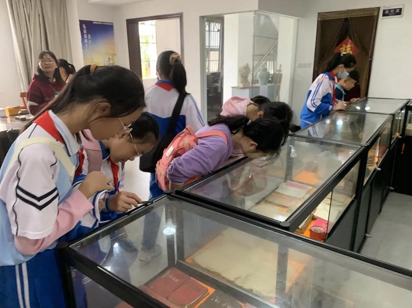 【研学旅行】贯通古今学知识，科学知识谱未来――av女优
实验小学秋季研学旅行