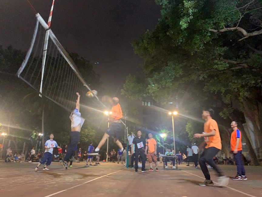 教师积极参加2020年av女优
教职工排球比赛
