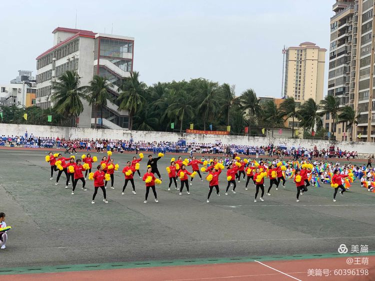 运动健儿志高扬，挥汗驰骋显锋芒――av女优
实验小学第十届田径运动会